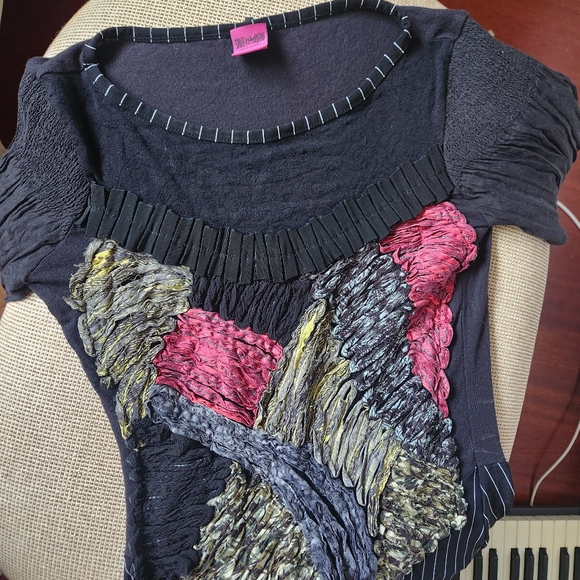 Save the Queen Ruched Long Sleeve Shirt (S) - Picture 3 of 4